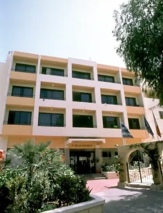 Dean Hamlet Complex Saint Julian's
